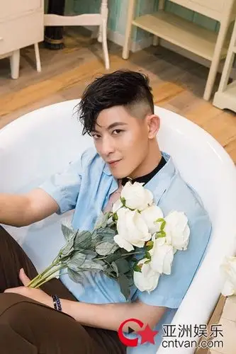 敖犬《mygirl》上线细唱情伤鬼鬼助阵mv首献初吻