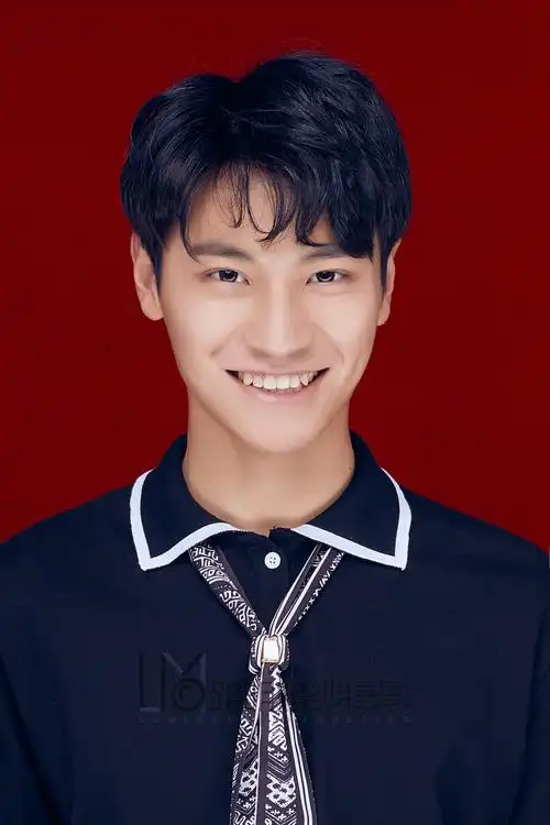 结婚登记照,寸照 造型场景 服装套数 1套 造型项目 整体妆面 拍摄背景