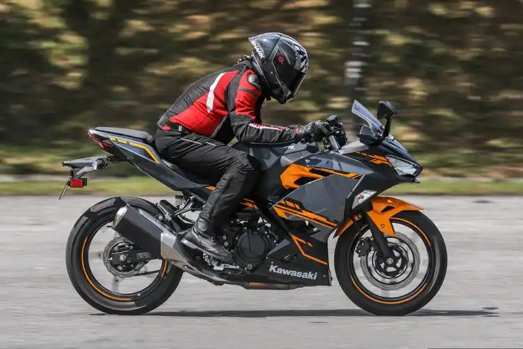 川崎小忍者250官方报价2019款川崎小忍者