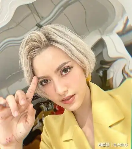 剧集改编自泰国的真人真事,讲述不断转校的神秘女生nanno揭露校园内的