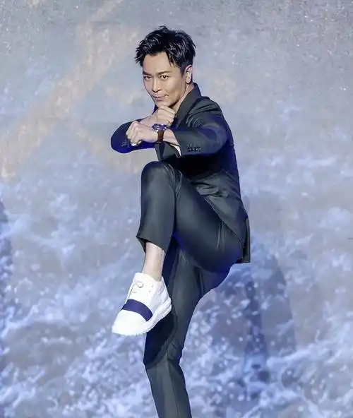 吴樾一直不红是有原因的,三分钟打戏全用替身_吴京_电影_功夫