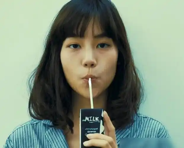 被粉丝认为是泰国水原希子chicha在泰国的人气很旺,光是在ig的粉丝就