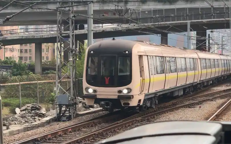 【广州地铁1号线】a2蚕宝宝 01x077-078(原2x77-78)坑口进站_哔哩哔哩